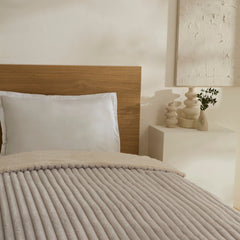 Karaca Stripe Sherpa Einzelbettdecke Grau, 150 × 200 cm