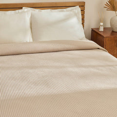 Karaca Chloe Tagesdecke Beige, 160 × 220 cm