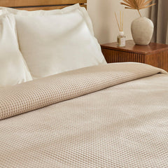 Karaca Chloe Tagesdecke Beige, 160 × 220 cm