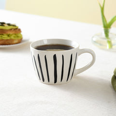 Karaca Linda Streifen Kaffeetasse aus Porzellan, Weiss, 350 ml