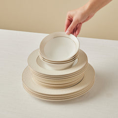 Karaca Elegance Bone Alessa Tafel- und Frühstücksset für 8 Personen, 52-teilig