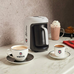 Karaca x Beşiktaş Hatır Hüps Türkische Kaffeemaschine mit Milchfunktion & Vereinshymne