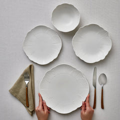 Karaca Bloom Bone China Tafelservice für 6 Personen, 24-teilig