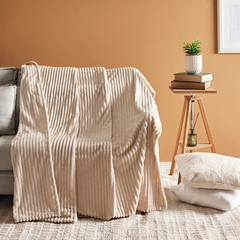 Karaca Ruby Stripe Wellsoft TV-Decke Ecru, 130 × 150 cm