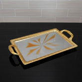 Vergoldetes Meisterstück: Mittelgrosses rechteckiges Tablett mit edlem Glanz