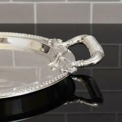 Versilbertes Meisterstück: Mittelgrosses ovales Tablett mit edlem Glanz