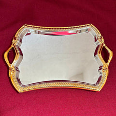 Vergoldetes Meisterstück: Mittelgrosses rechteckiges Tablett mit edlem Glanz