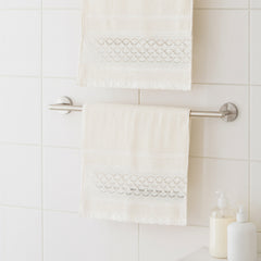 Baumwoll-Handtuch mit perlmuttfarben bestickter Spitze – Luxusausführung, 89×48 cm