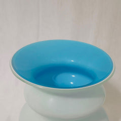 Herstal Neya Vase – Glasvase Weiss/Hellblau, H 19,5 cm