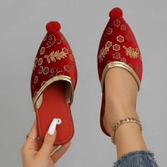 Paar Pomponverzierte Samt-Hausschuhe im Bindallı-Design – Rote Orientalische Pantoffeln für Henna & Hochzeit