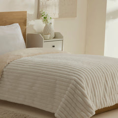 Karaca Stripe Sherpa Einzelbettdecke Weiss, 150 × 200 cm