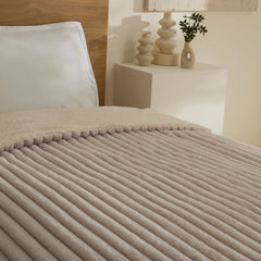 Karaca Stripe Sherpa Einzelbettdecke Grau, 150 × 200 cm