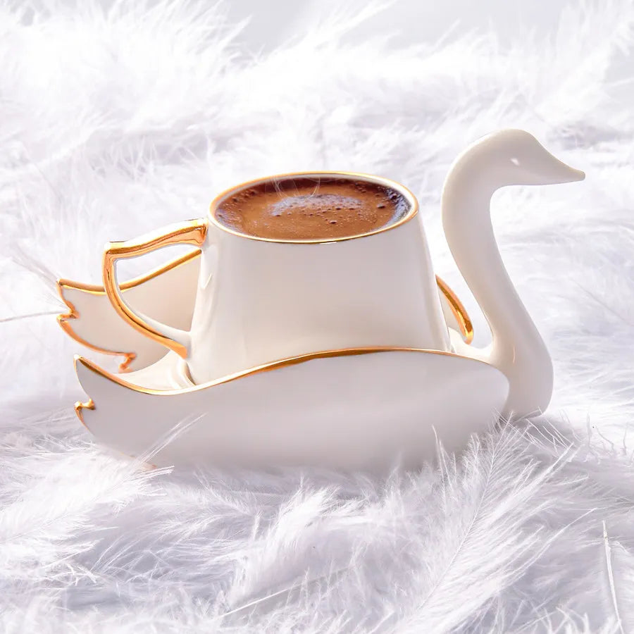 Karaca Swan mit 2 Espressotassen-Set