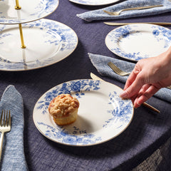 Karaca Delft Bone China Servierset mit Etagere für 6 Personen Blau, 8-teilig