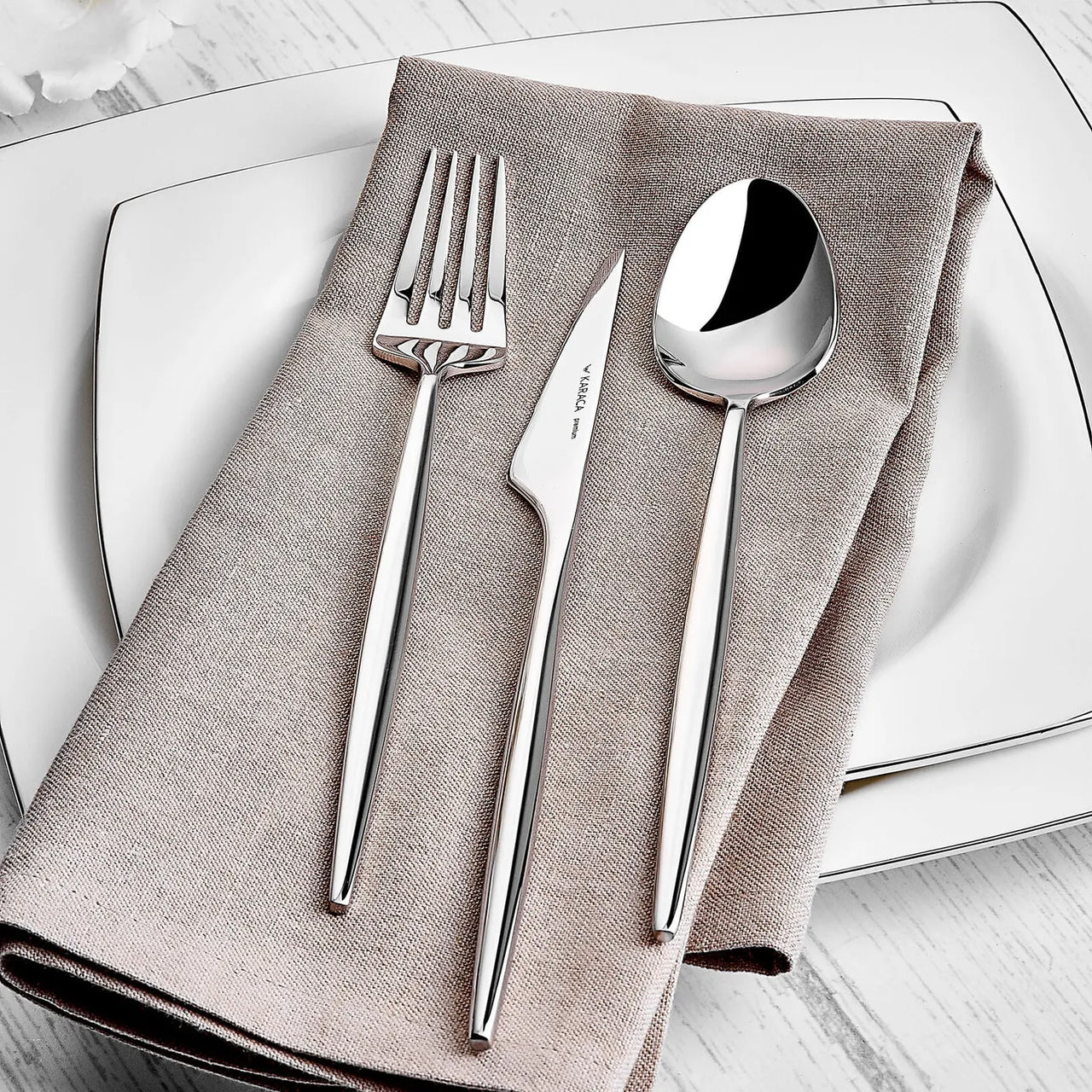 Karaca Moongate 316+ 84-Teiliges Premium Besteckset für 12 - In Box
