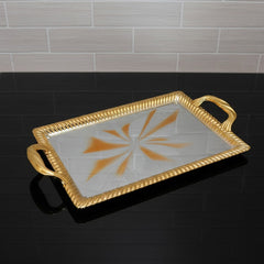 Chef-d'œuvre doré : plateau rectangulaire de taille moyenne à l'éclat élégant