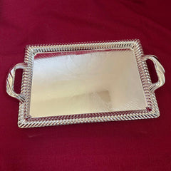 Silver-plated masterpiece: medium-sized rectangular tray with a noble shine