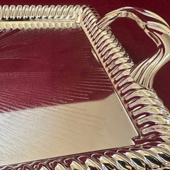 Silver-plated masterpiece: medium-sized rectangular tray with a noble shine