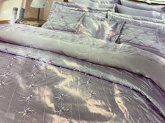 Diva Luxus-Tagesdecke für Doppelbett – Lila Eleganz für Ihr Schlafzimmer