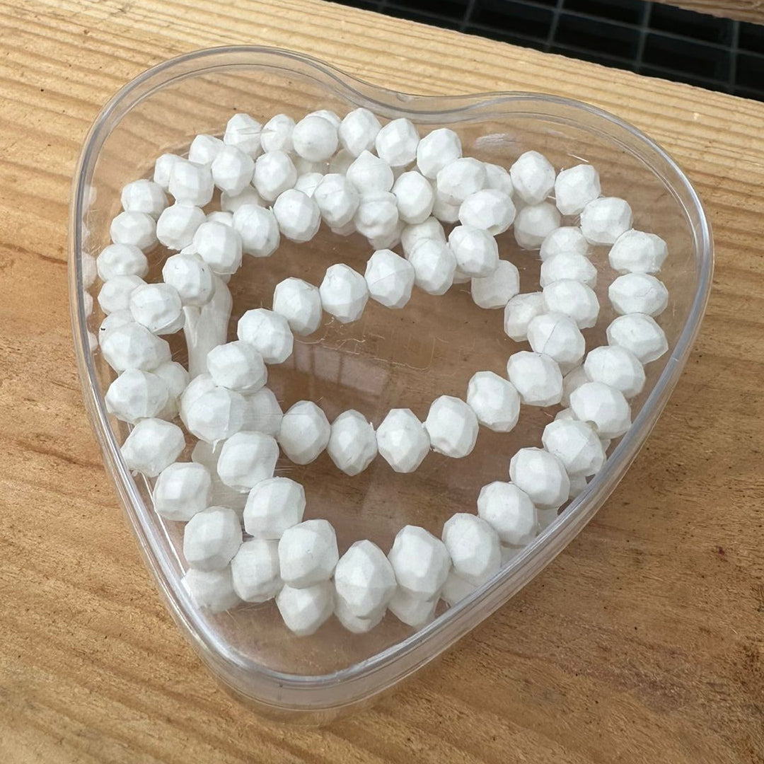 Tesbih, prayer beads in heart box, white